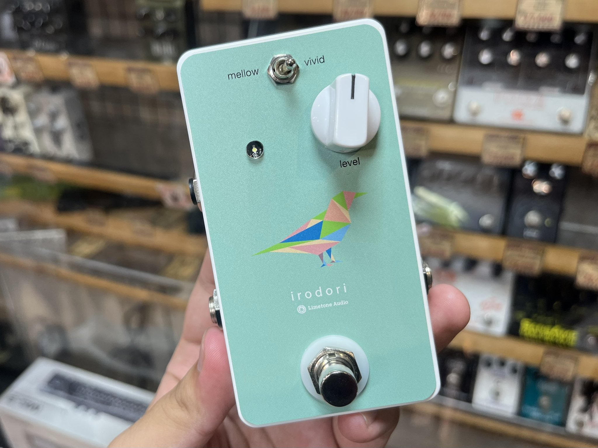国産エフェクターのLimetone Audioより、原音はアナログのままの