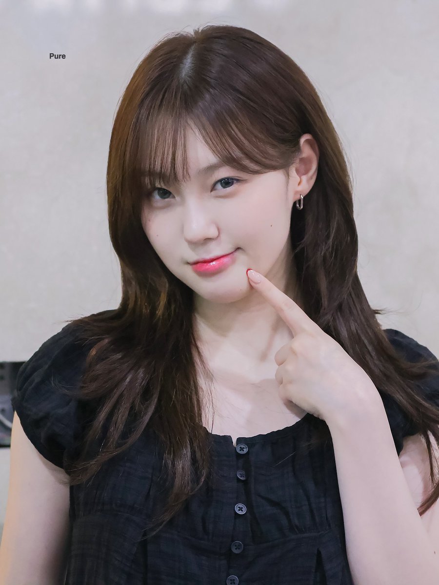 pure_0426's tweet photo. 250703 경청 HQ

채현이 보고 너무 예뻐서 하룰라라 갈 뻔 🖤
#케플러 #Kep1er
#김채현 #CHAEHYUN #チェヒョン https://t.co/bBpQV5ZLyf