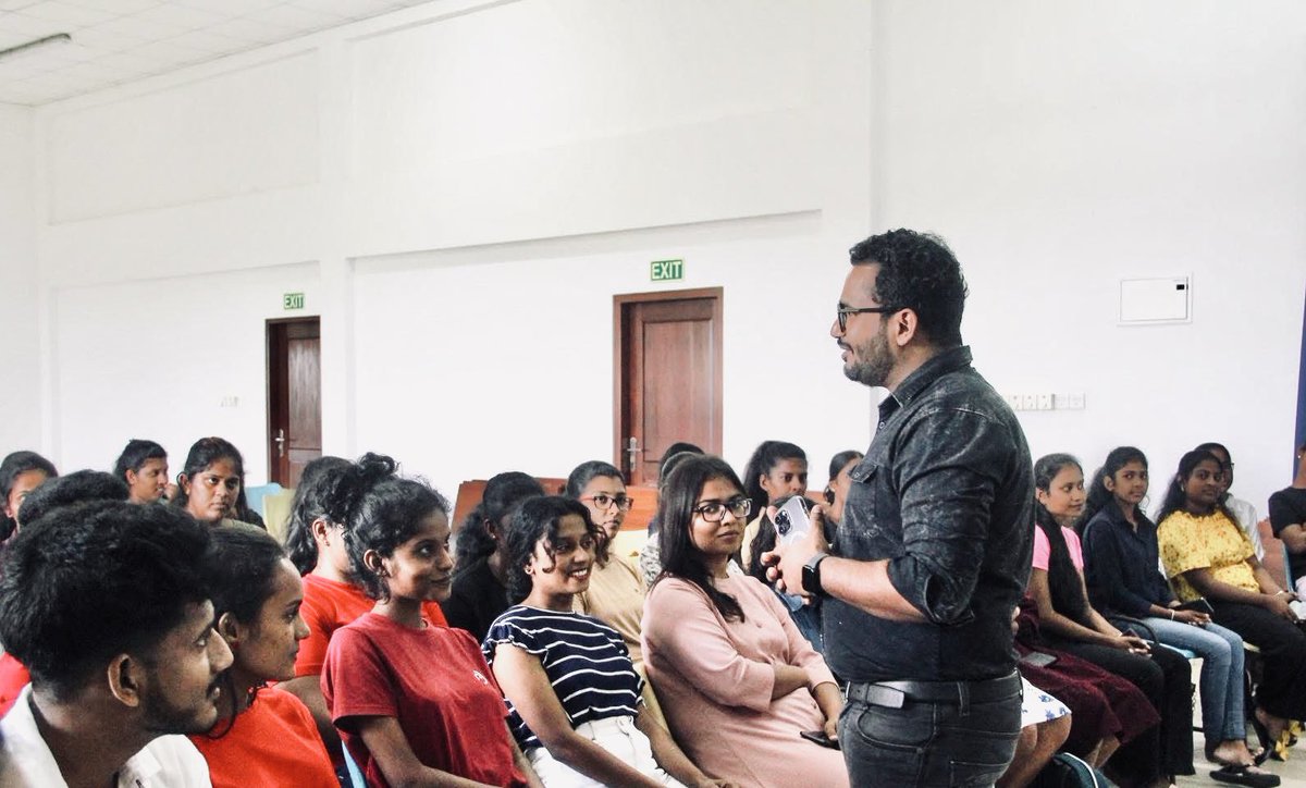 danushka_dk's tweet photo. Honoured to have been part of workshop on Branding with Visual Images at Sripalee Campus.

Honoured to have been part of workshop on Branding with Visual Images at Sripalee Campus.

#VisualCommunication #MassMedia #GuestLecture #UniversityOfColombo #SriPaleeCampus https://t.co/cbwCMj8LW5