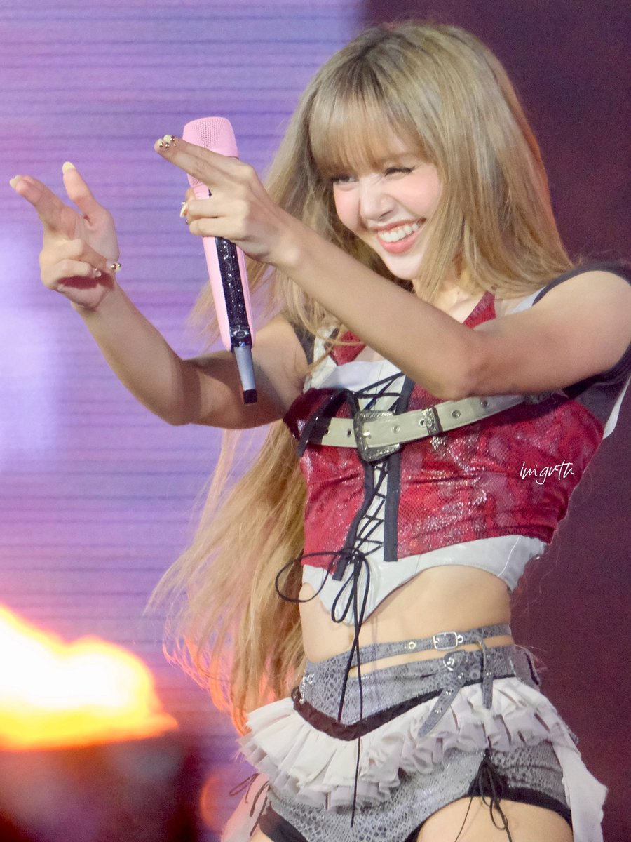 Happy Lisa >>>

LISA ROCKS GOYANG STADIUM  #DEADLINEinSeoul_LISA #BLACKPINK_DEADLINE