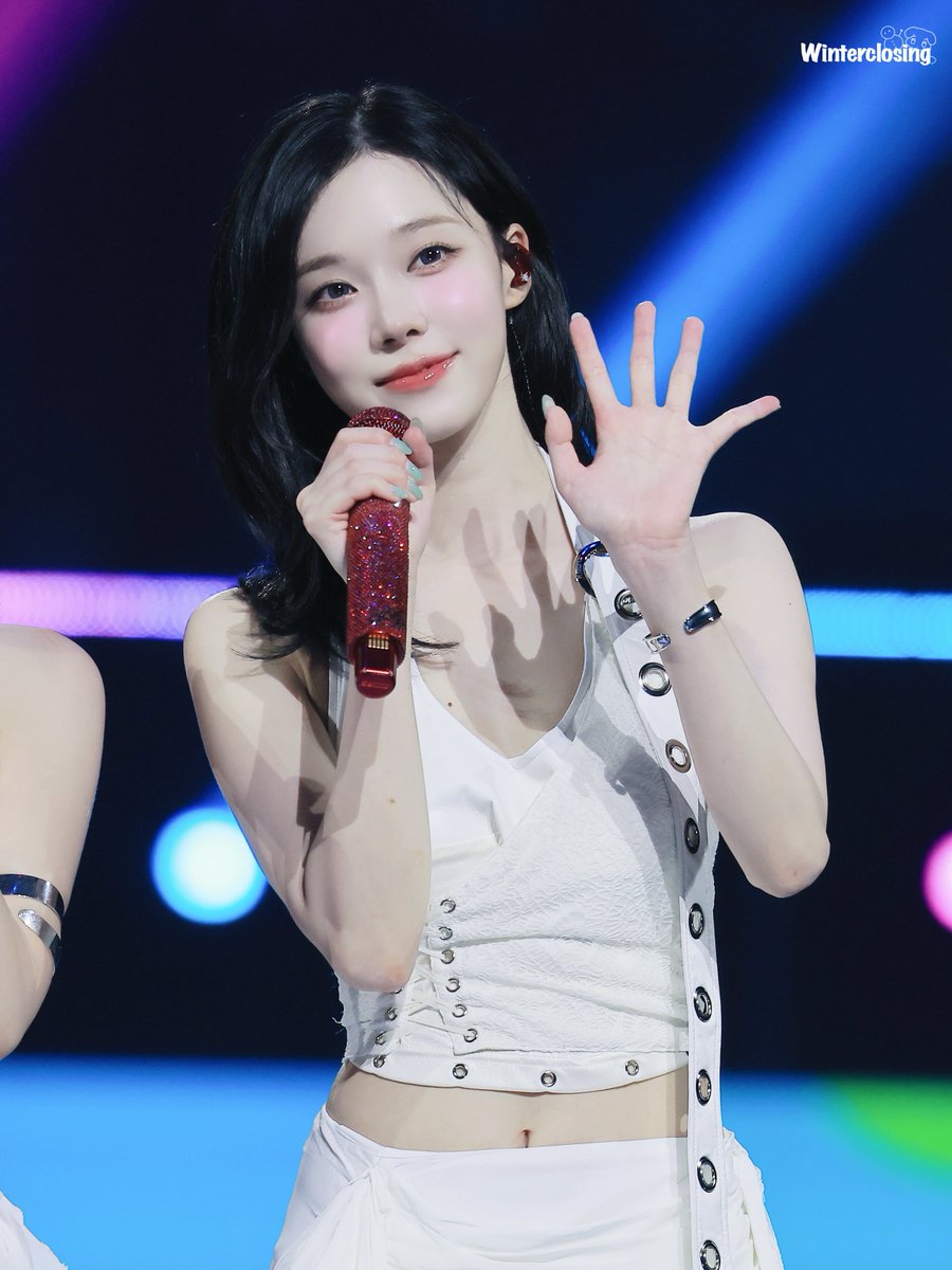 kwtclosing0101's tweet image. 250619 Myk festa

#aespa  #æspa #에스파 
#WINTER #윈터