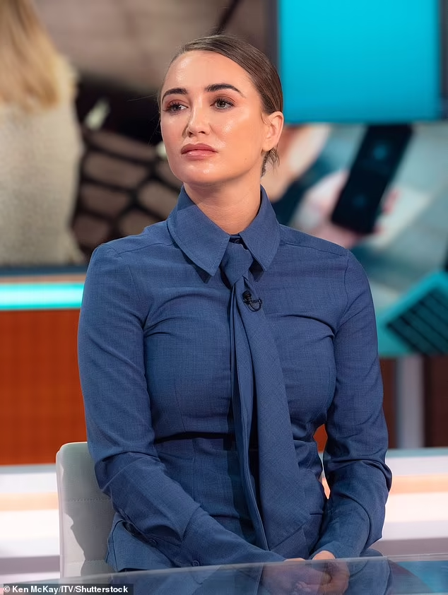TrueCrimeUpdat's tweet photo. ⚠️ WARNING: This post contains graphic descriptions of sexual abuse

Stephen Bear, 35, a convicted sex offender & reality star (Celebrity Big Brother winner), has married his 18-year-old Brazilian girlfriend, Miami. The announcement comes a year after his prison stint for sharing a sex tape of his ex-girlfriend Georgia Harrison.

Bear was jailed for 21 months in 2023 for voyeurism & disclosing private sexual photographs & films, & was ordered to pay over £22,000 he earned from illegally sharing footage on OnlyFans. Released 18 months ago, he relocated to Brazil, boasting, "The police can't catch me now," & "All my conditions are just lifted. Now I can post on social media." He now creates adult content on OnlyFans. In March, Bear allegedly set up an internet "scam," a GoFundMe for an "implausible 30 metre high statue" of himself in Brazil. He has also reportedly mocked his revenge porn trial & claims his trial was "fixed." Meanwhile, Georgia Harrison is expecting her first child & is set to become the first Love Island star to be awarded an MBE for her campaigning against violence against women & girls.

📣Slimey guy. Yet rich due to internet clout. What a world

🙏Please share to spread awareness
DISCLAIMER: The information shared is based on initial reports, may not be fully verified, and is presented as alleged. Details are subject to change as investigations proceed
🔔Follow for more recent True Crime Updates
👁️Source: Daily Mail
