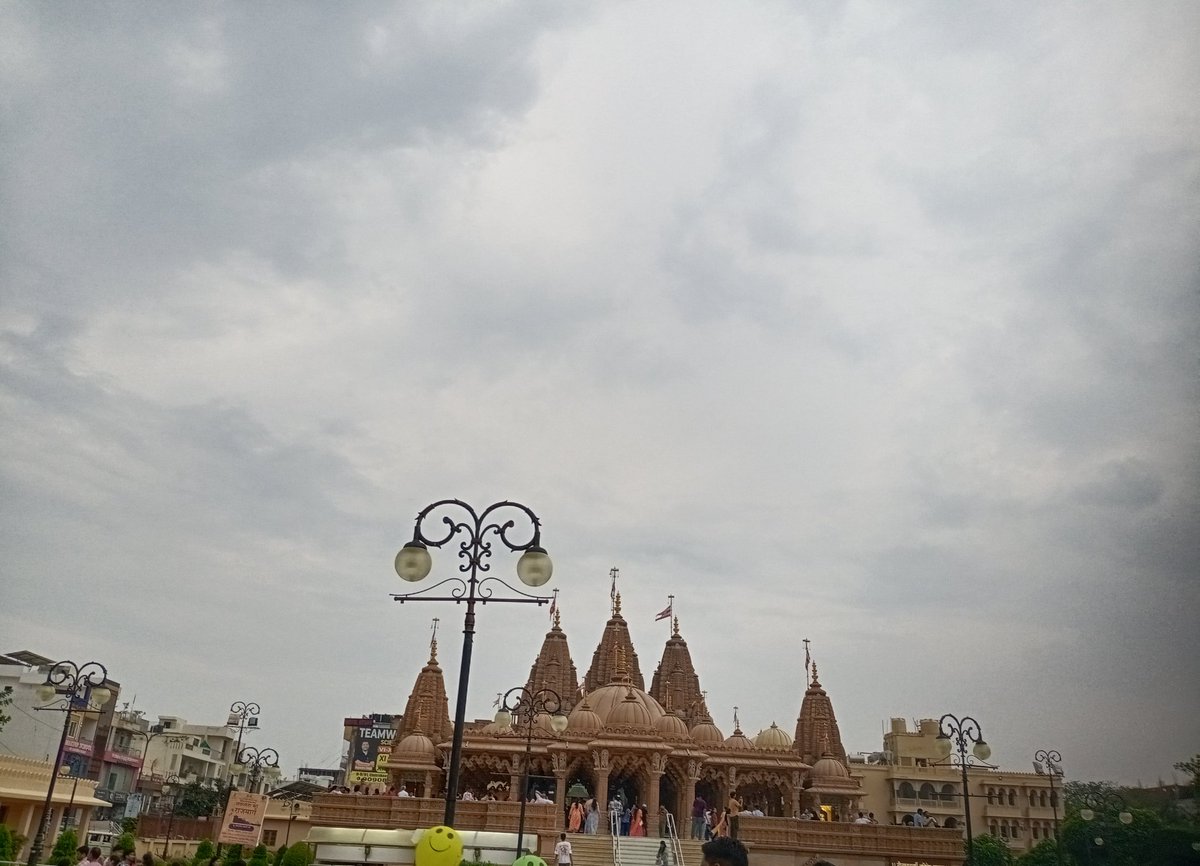 ✨मतभेद बारिश🌧️ जैसे होने चाहिये, जो बरस कर खत्म हो जाये..!

पर प्रेम♥️ और विश्वास हवा 🍃जैसा होना चाहिये, जो दिखाई न दे पर हमेशा साथ🤝 रहे..

#देवशयनी_एकादशी 
#सुप्रभात_जय_श्री_कृष्णा