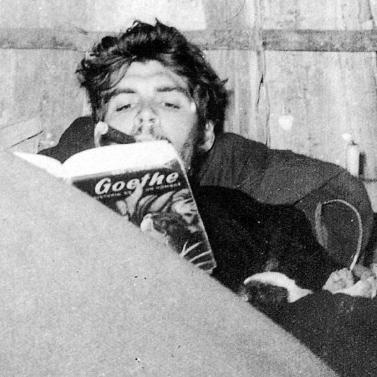 PHOTO | Ernesto Che Guevara reading Goethe at Sierra Maestra Mountains, Cuba 1957.