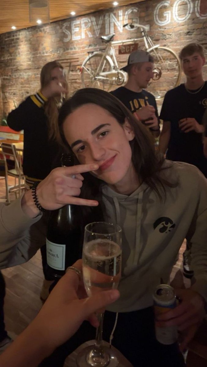 best of caitlin clark tweet media