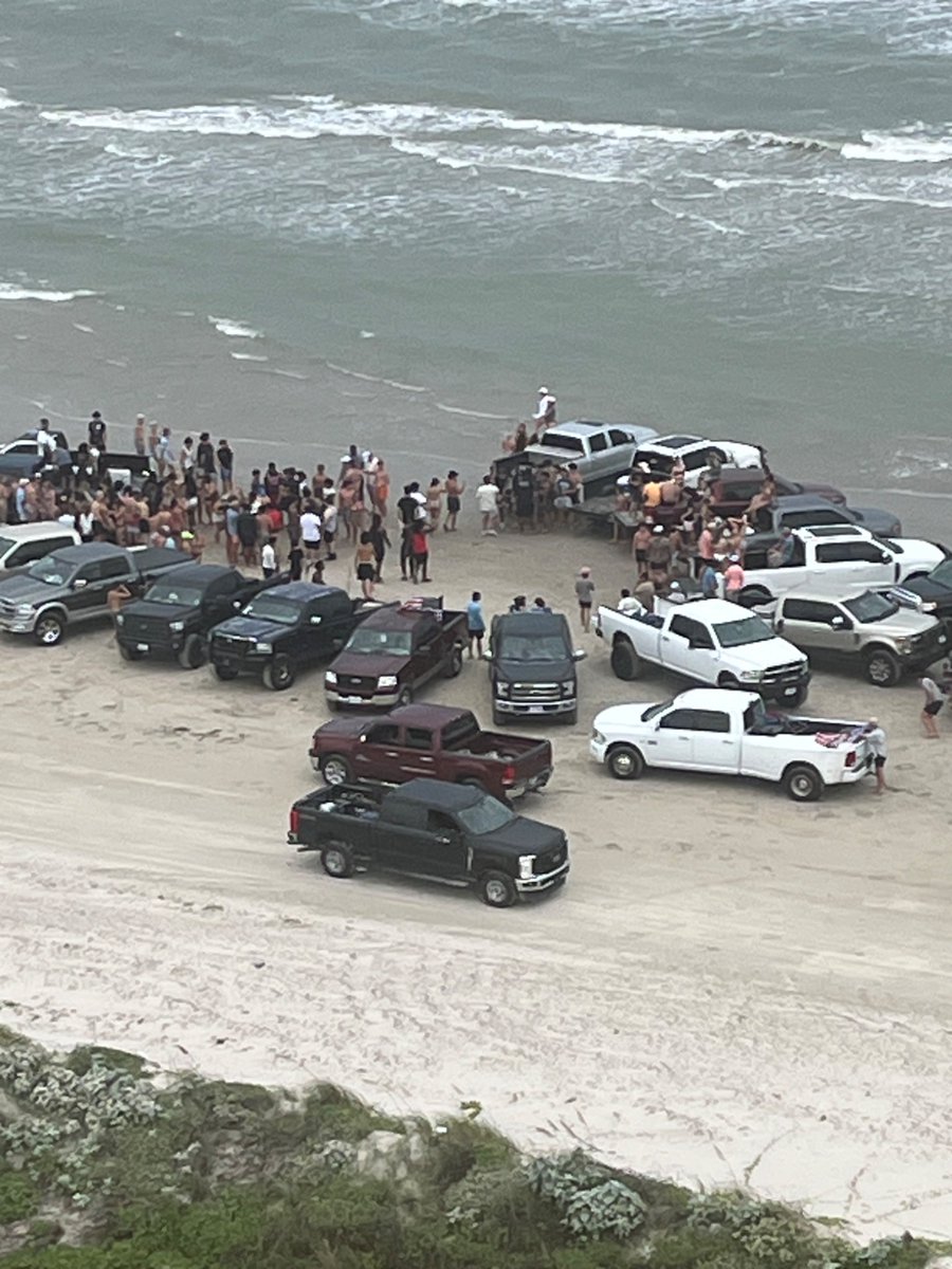 DTOM357FAFO's tweet image. Holiday weekend on the Gulf of America.
I’m sure I’ll catch crap from some of you, saying I’m “out of touch” because I’m a Boomer. But after multiple beach parties breaking out in fights, and someone getting shot at a beach party last night, I was relieved to watch the Cavalry…
