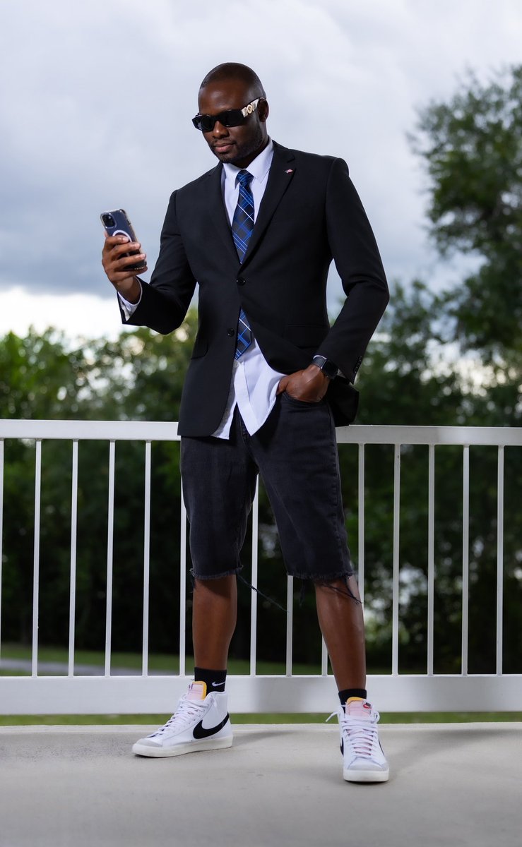 purvisadamsonjr's tweet photo. This is 44! It’s a blessing to be able to say that you have been on earth for this long. #AGTG shoutout my guy #SmallPhotography for capturing this moment in my life. More Life, More Blessings
#YenEuroMarketingINC #YenEuroMarketing #YenEuroMrktgINC #DigitalMarketing #Branding https://t.co/H9uvAmvcUU