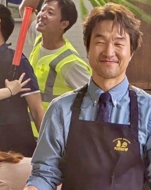 Vluve1402's tweet photo. Love him ๐ซถ๐ซถ
#NewPresidentProject
#CEOShinsProject https://t.co/rtXP8sqfDs