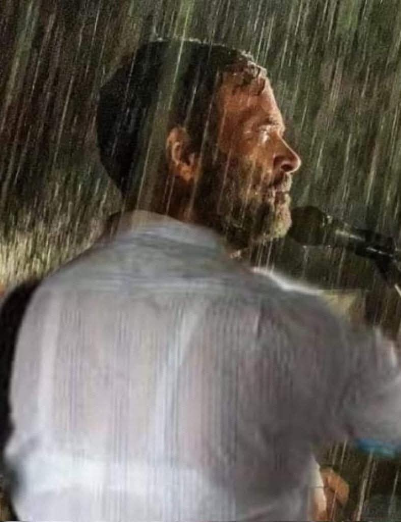 अगर बरसात ना आती तो सचाई कभी
उजागर नहीं होती 👇😜