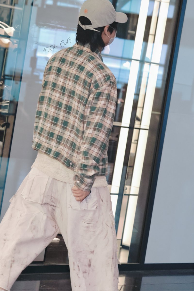6v61004's tweet image. 250706 HND μΆκ²½
κ·μ¬μ΄ μππ»
#TAEMIN #νλ―Ό #γγγ³ #ζ³°ζ°