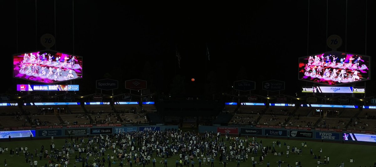 hololive_En's tweet image. ⚾ #hololiveDodgers ⚾
Thank you all for the amazing day!
We hope you had a great time!
Share your memories with us by using the hashtag #hololiveDodgers !