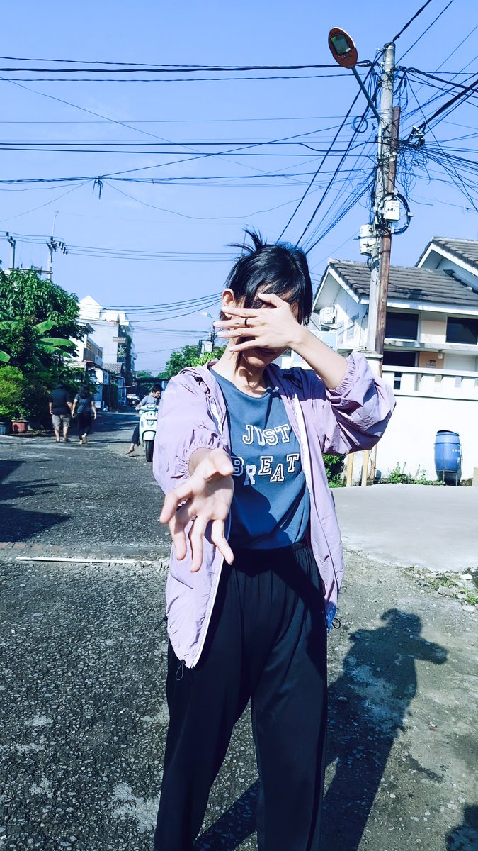 Smllgrl_'s tweet photo. What's happening (?) https://t.co/JzYps1eiNs