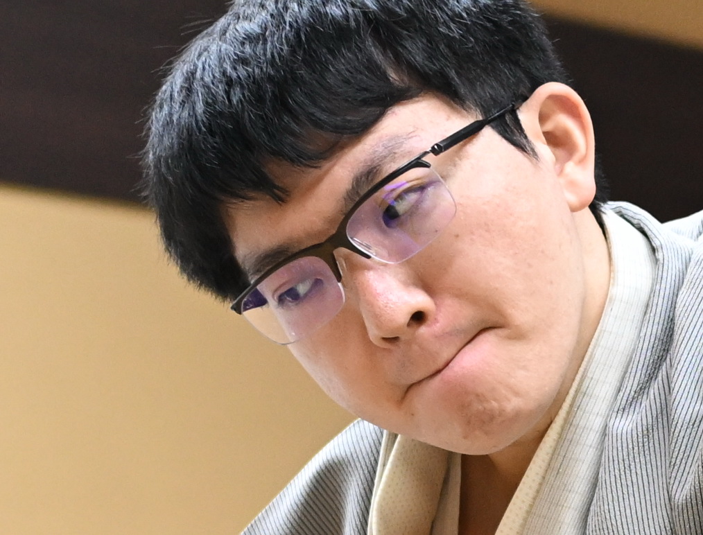 #王位戦第1局 今回はリモートカメラで対局中の藤井王位と永瀬九段の写真を撮影しています。
緊迫した対局室内を様子を切り取った写真をいくつかご紹介します。（その１）