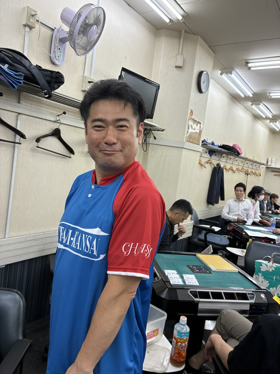 本日7/6(日)
∼雀サクッ杯∼第53期関西プロアマリーグ帝阪戦第四節です

現在行われている
オールシリウス杯のユニフォームを着てお出迎えです✨

関西本部長　横山毅
現太閤位　吉本卓矢
川上直也