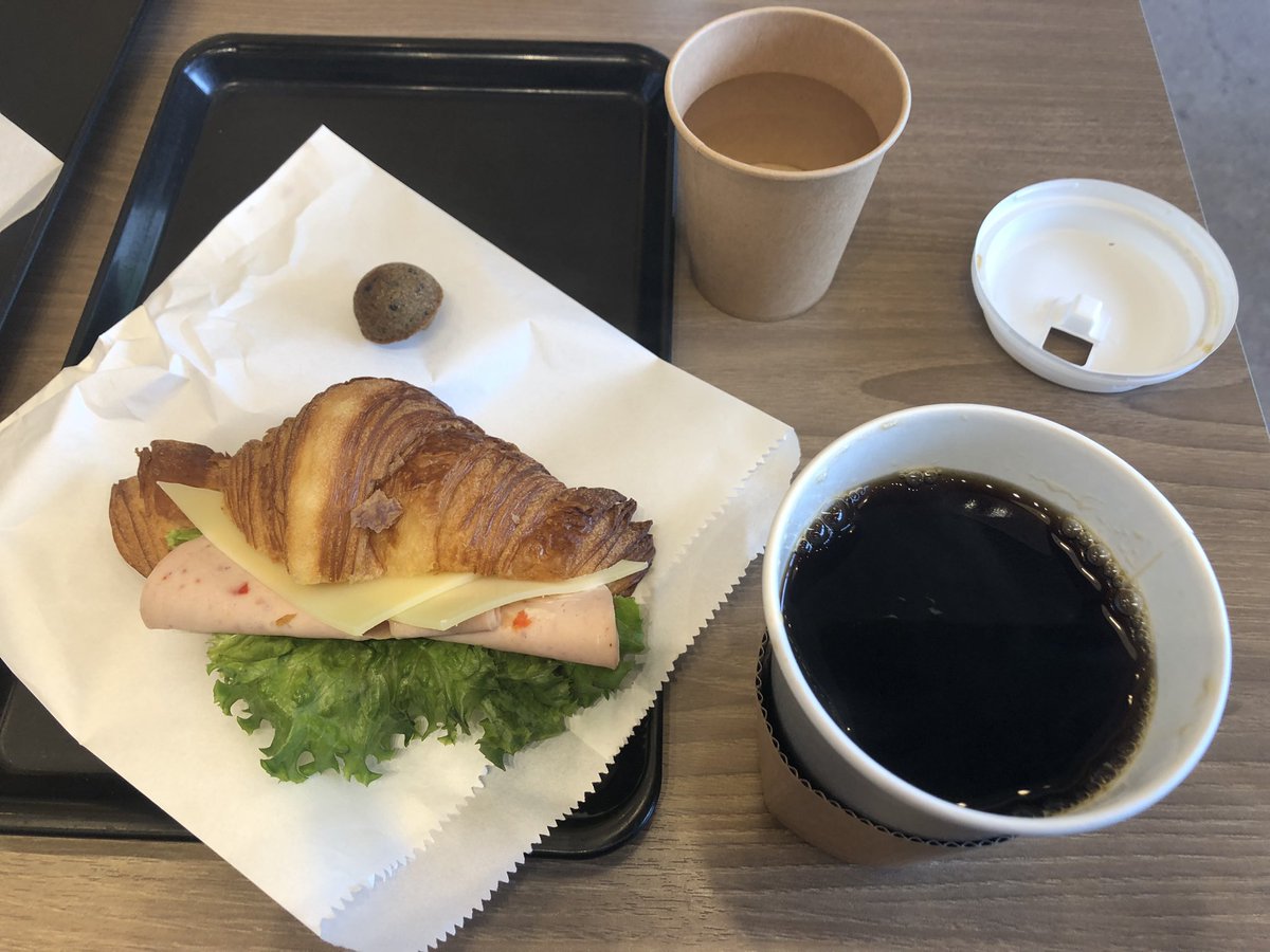 HIROMORITATOKYO's tweet image. comprehensible input

語学学習者にとって、ほぼ理解出来るが少しだけ難しい言語のインプットという意味の言葉
どの言語でも少しくらい背伸びして勉強するのが良い
興味がある分野なら少し難しくても学ぶモチベに繋がる
自分の場合は音楽、料理、地理、映画あたりか

#英語 #多言語 #maisonkayser