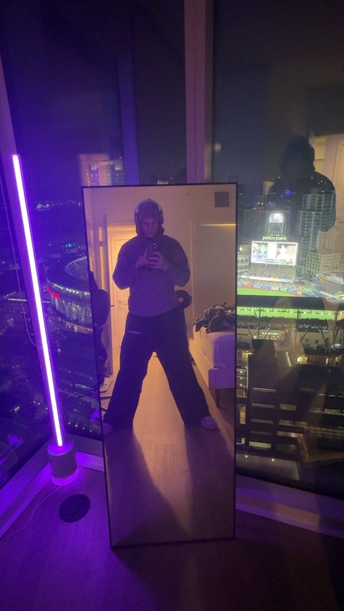 𝗕𝘂𝗯𝘇𝘆 tweet media