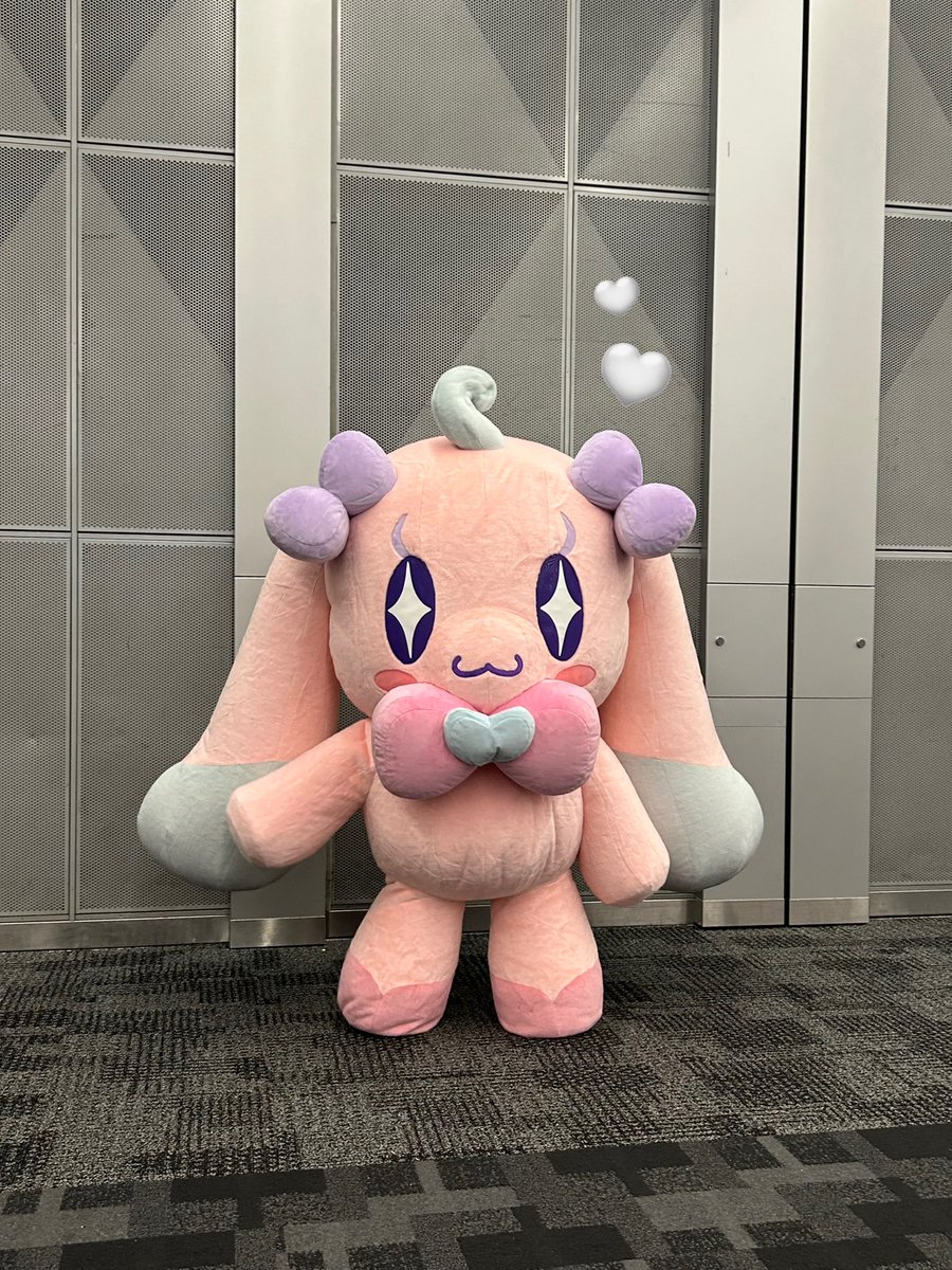 昨日は、小学校のお友達親子と
6人でアイプリワールド2025へ😚🤍
暑さと人がすごすぎて子どもたち疲れ
きってたけど帰りには楽しかったと
言ってくれたからよかったかな〜🫶🏻
人がいっぱいで写真をお友達親子と
しっかり撮れなかったのが後悔😭😭
グッズは、欲しいもの買えました🎀