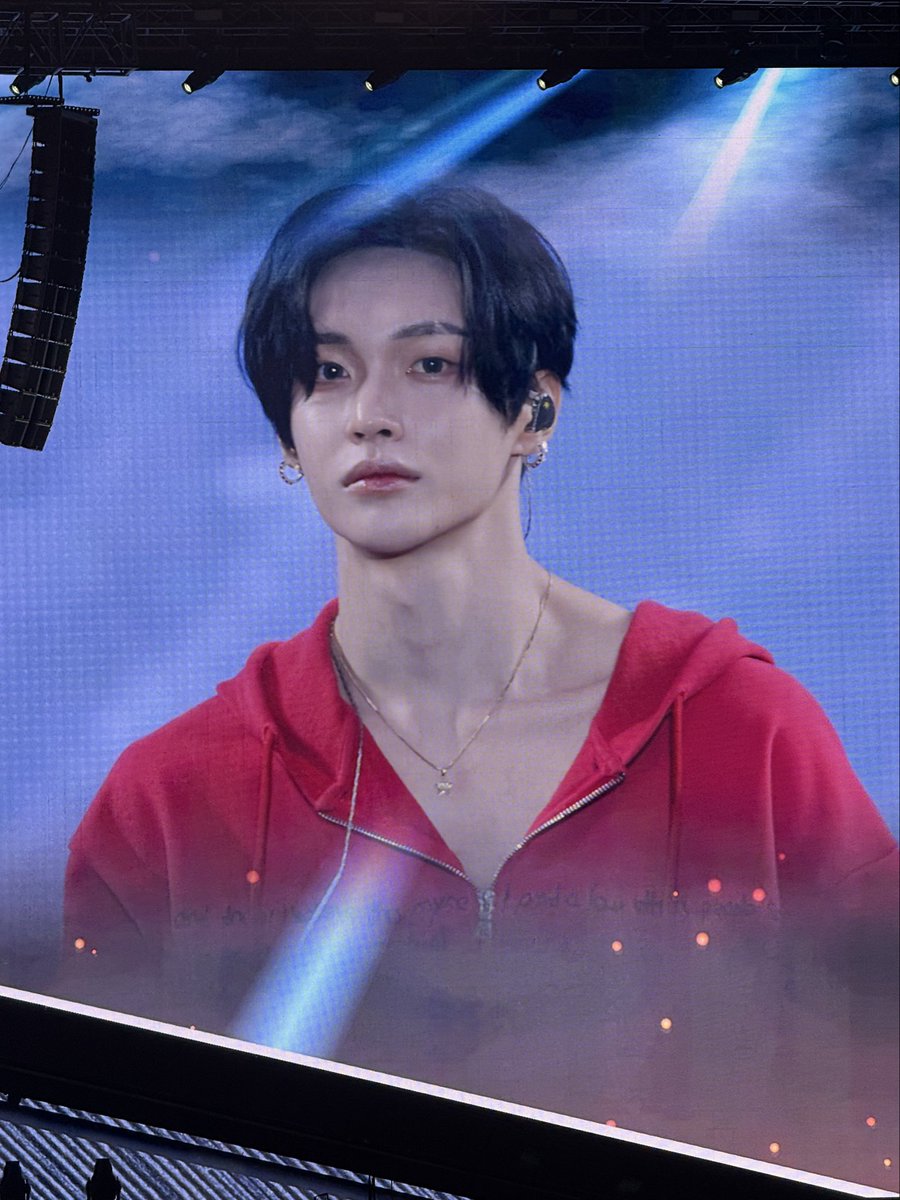 วันอาทิตย์สีแดง เหมาะกับคนร้อนแรงแบบพี่โต้งจริง ๆ ครับ ❤️