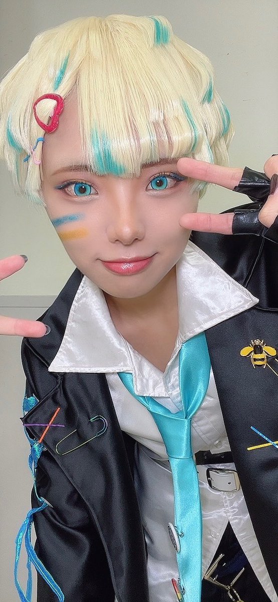 11091584's tweet image. ⚠️Cosplay 🌈🕒
着替えてCホールいます〜👻🔪🐝🤣