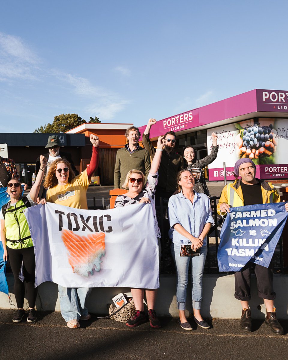 BobBrownFndn's tweet image. Farmed salmon is killing Tasmania!  Every fortnight, we rally outside supermarkets and salmon companies across Nipaluna / Hobart — demanding an end to #ToxicSalmon being sold on the shelves. Join us!
🗓️ Tuesday 8 July
🕐 12 noon
📍 New Town Hill Street Grocer, Hobart