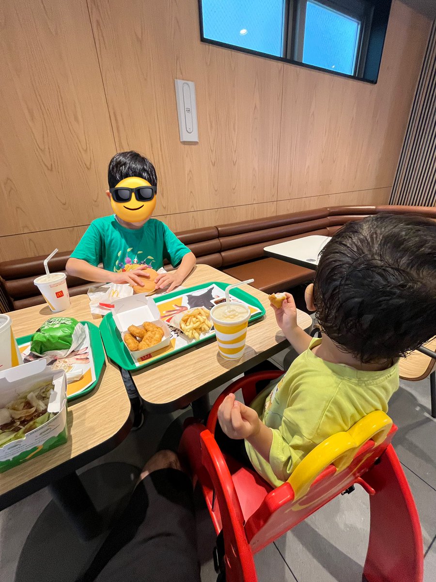ワンオペな休日。マックな昼食。
なんで子供はこんなにマックに胃袋掴まれてるの？