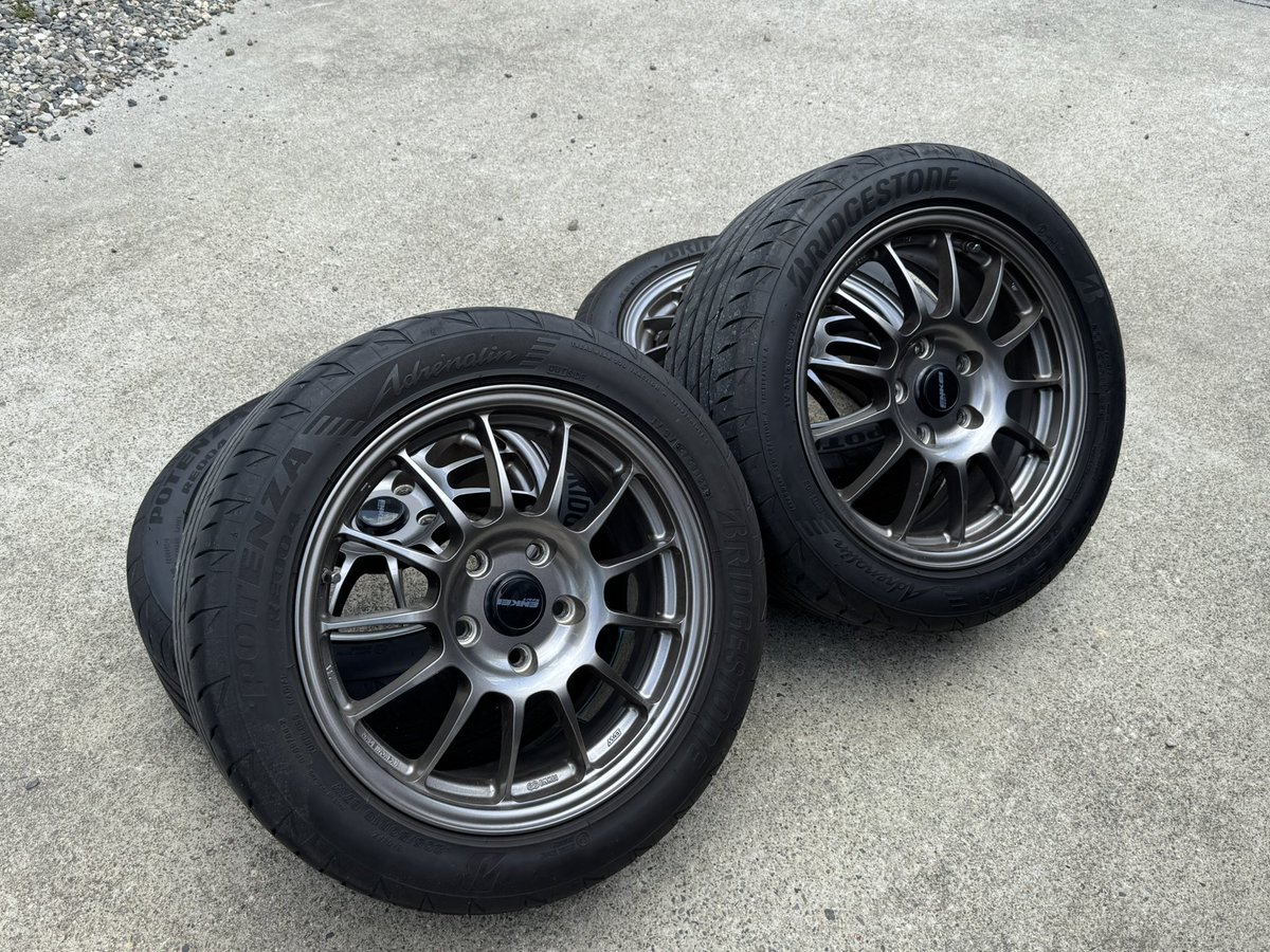 Daiki_BL5's tweet photo. 拡散希望
zc33sで使用してました！

エンケイRC-T5
16インチ 7j+48 114.3

タイヤ
ポテンザ RE004 22年製
溝は全然あると思います！

4本10万でいかがでしょうか？
よろしくお願いします！！

 #ホイール売ります https://t.co/LLUW7NIQ8b