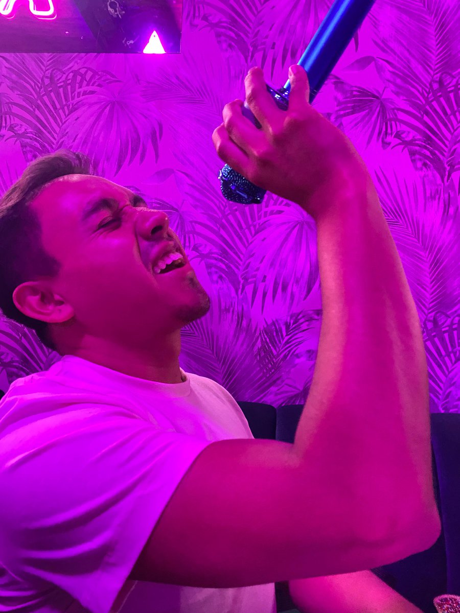 MartinGm263's tweet photo. Mi rey era un monstruo de piedra... 🎤✨ https://t.co/HYkaP4m16Q