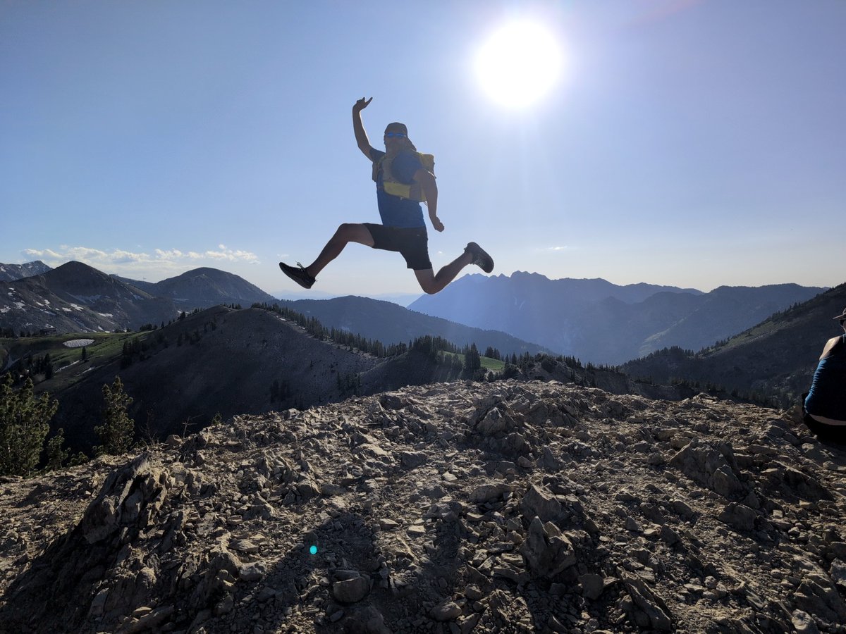 peakjumper's tweet photo. Summited #SunsetPeak today @Timphiking https://t.co/7lozRZlYQh