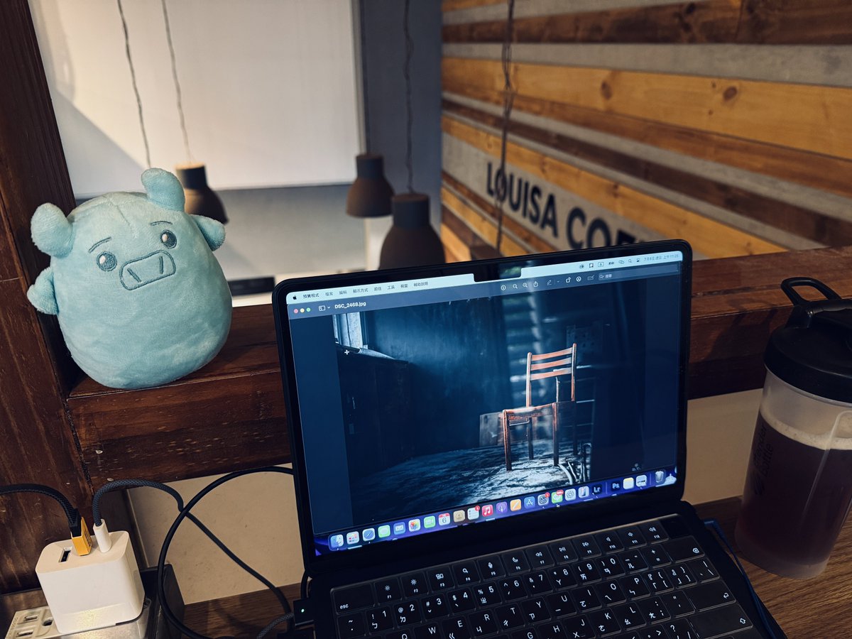 bluetoufu3's tweet image. 今日はカフェでお仕事してる