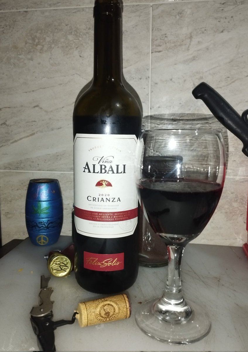 BerriondoManolo's tweet photo. A nombre del príncipe de las tinieblas.!!😎🤟🍷
#RockAndRollForever
#Backtothebegining https://t.co/Skli0bKIhh