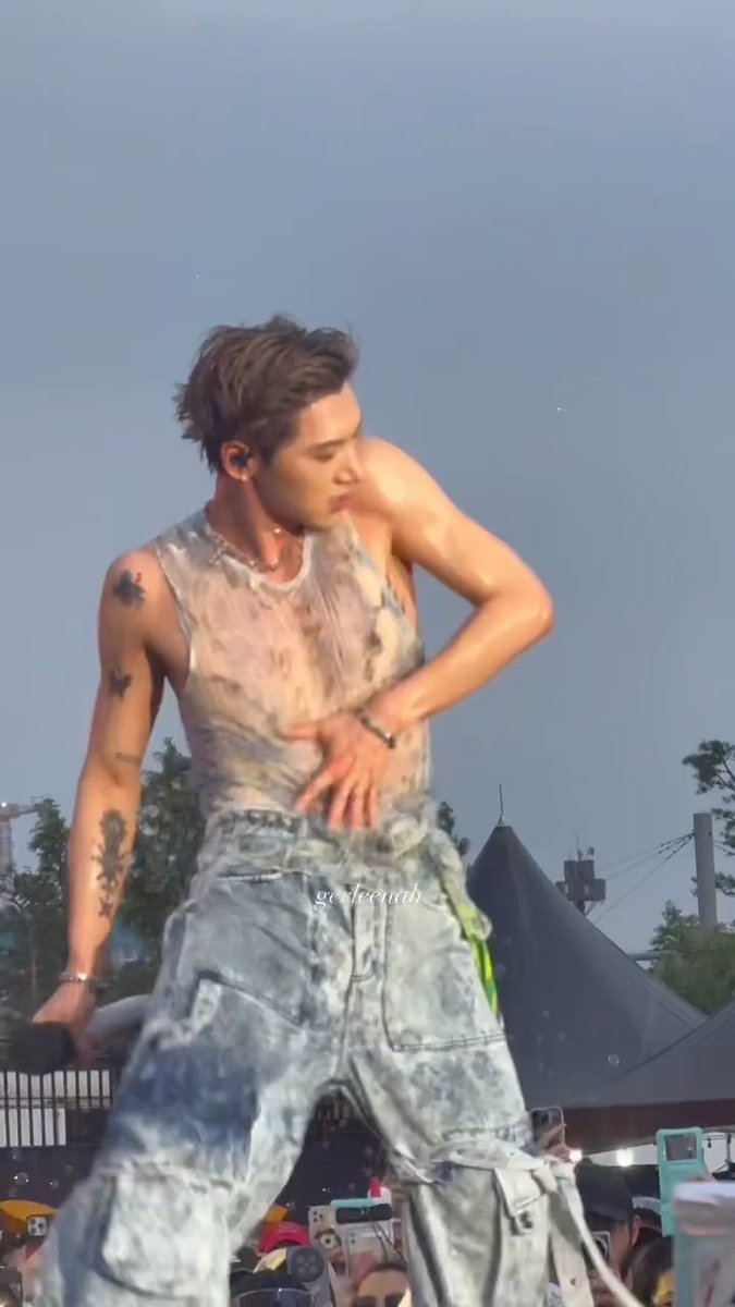 shadowtens's tweet image. work of art 

#TEN #텐 #李永钦 #เตนล์ #テン
#WayV #NCT #威神V #WATERBOMBSEOUL