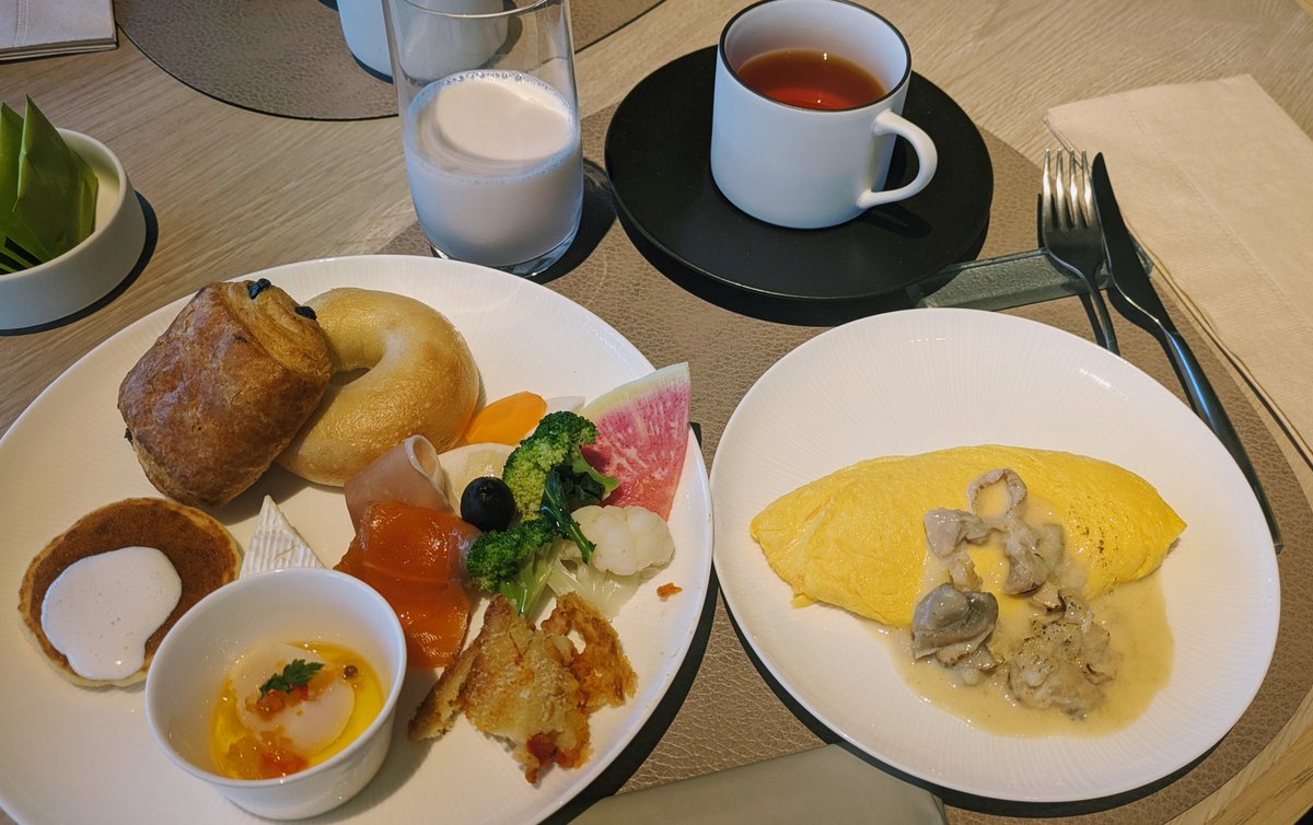 fuji_daily0119's tweet photo. めっちゃ良いホテル泊まってきたんで自慢しますね オムレツ頼んだら席まで持ってきてくれるとか初体験でしたよ🍳
どこも優しい木やハーブの香り(青森ヒバ?)で居心地最高だった
#青森 #リラボ #ReLabo https://t.co/eZrB4wmGSd