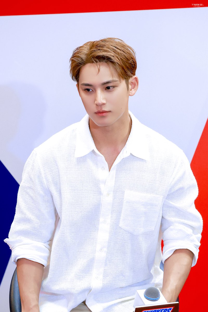 ph970406's tweet photo. 250705 SNICKERS MALAYSIA POP-UP

🥹🐶

#민규  #MINGYU #세븐틴 #SEVENTEEN https://t.co/kLAdG1tFsI