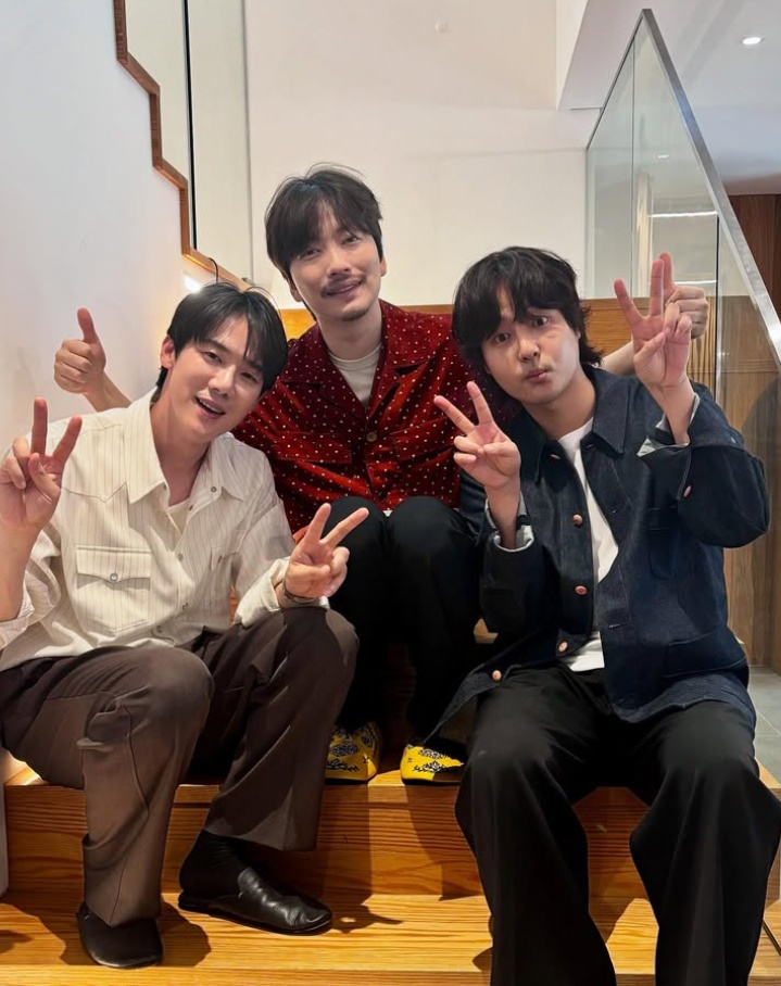 kdrama_menfess's tweet photo. •kdm• ada yg ngumpul nih di youtube yeonseok. kgn jg ya lama ga liat yang sejong 🥹 https://t.co/guocdbZGmG
