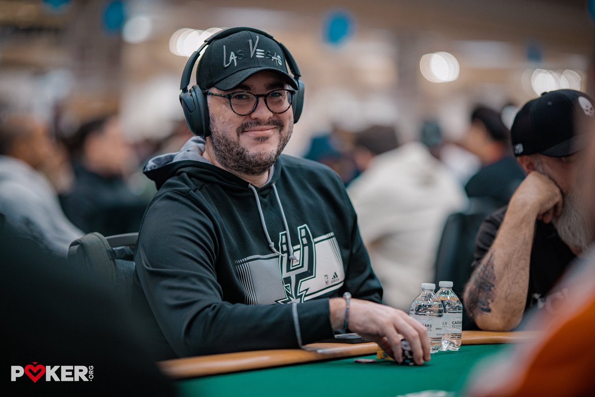 Starting stack: 60k
After Level 1: 111.9k
After Level 2: 117.1k 
After Level 3: 117.6k 
After Level 4: 127.2k 

🚨 We are headed to the feature table on pokergo/youtube for the last 2 hrs of play. Check it out and root me on! 

#wsop #poker 
📸 <a href="/pokerorg/">Poker Org</a>