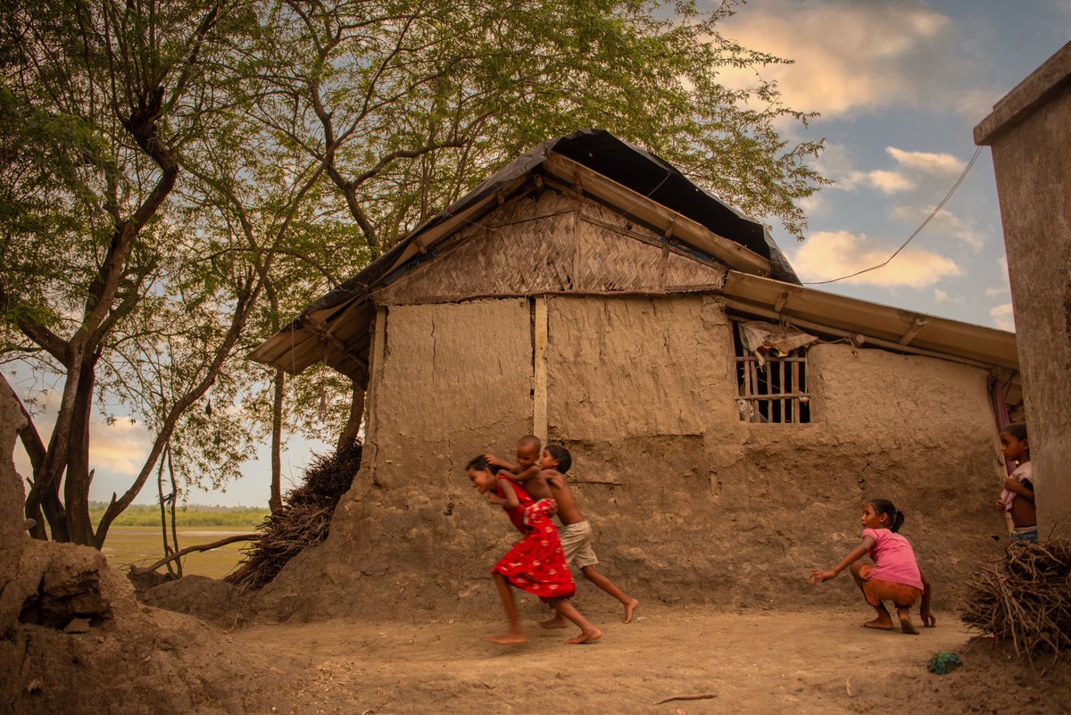 subhrojitdeyFWD's tweet image. Sharing some of my photography on @objktcom 📸

1. "The Morning Choir" - 5 ꜩ
2. "Song of the House" - 10 ꜩ
3. "Early morning blues" - 10 ꜩ 
4. "At day’s end" - 10 ꜩ 

objkt.com/users/tz1d2xNv…