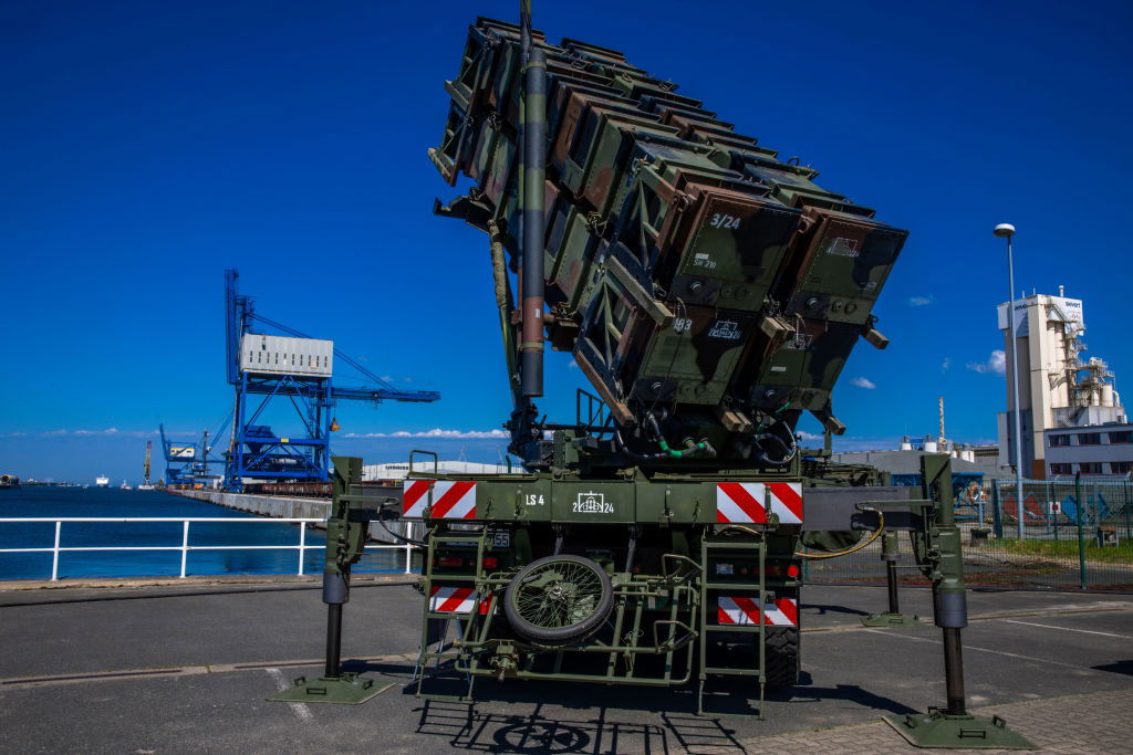 NAVO wil luchtafweer vervijfvoudigen tegen 2035 businessam.be/navo-wil-lucht… #NAVO #Defensie #Luchtverdediging #EuropeseVeiligheid #Bbp