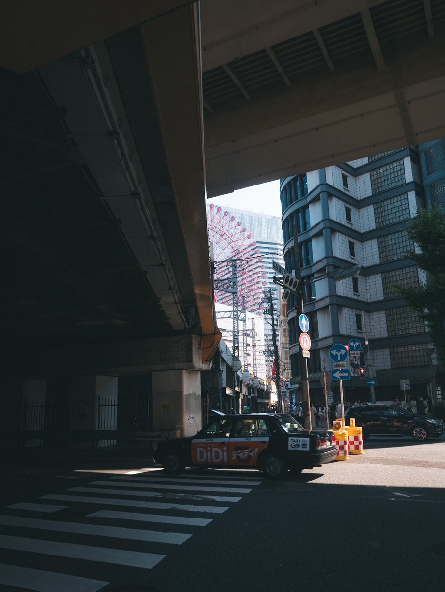 BreadAzuki's tweet photo. 茶屋町　高架下
大阪　梅田

カメラ　GX7mk2
レンズ　LUMIX G VARIO 12-32mm/F3.5-5.6 ASPH./MEGA O.I.S. 

#大阪　#梅田
#高架下　#大阪の風景
#街の風景  #都市の切り抜き 
#レトロ　#フィルム調 
#日常 #photo_jpn 
#osaka #streatphotography https://t.co/nrGeugl2js
