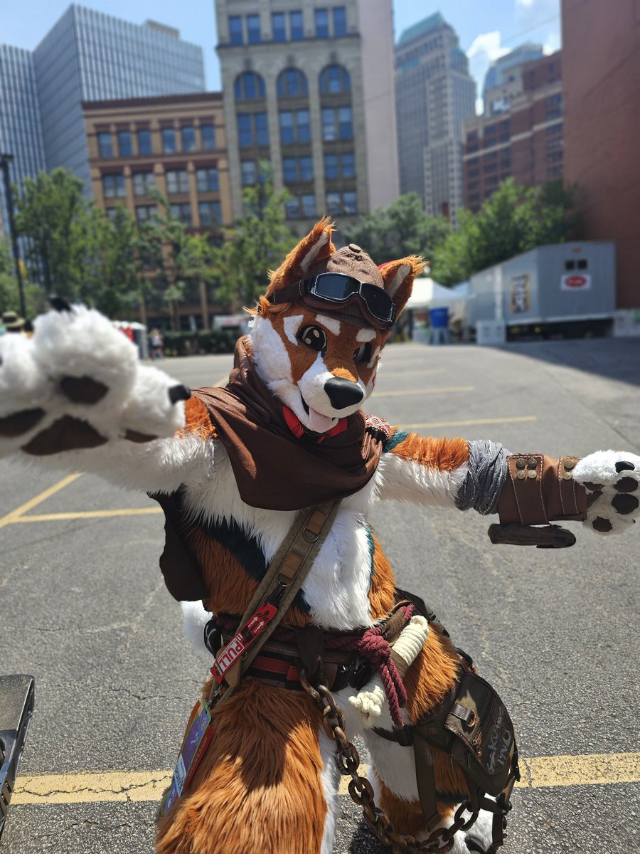 Hey #anthrocon2025 !!