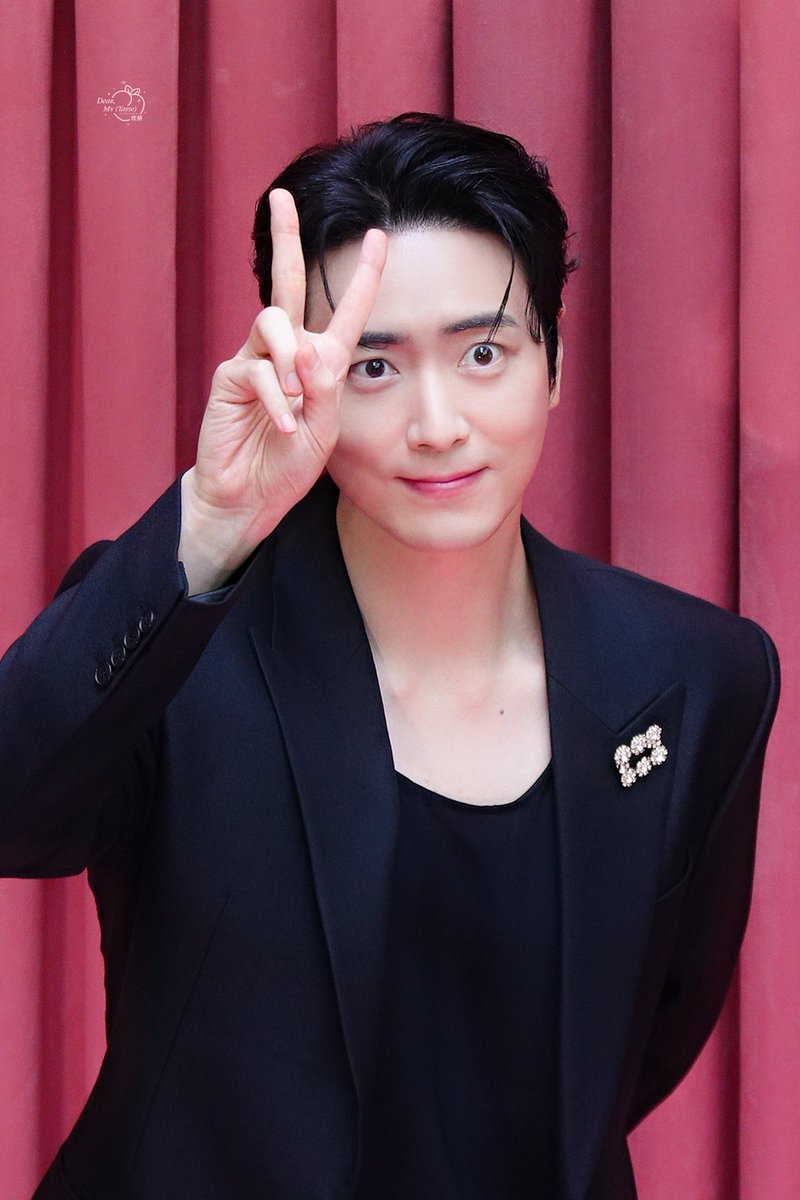 250705 Loger Vivier 대만 15주년 행사 포토월  
BELLAVITA寶麗廣塲 #이준혁 #이준혁_행복해라

; 깜찍이크리미밀키소다🍹🫧