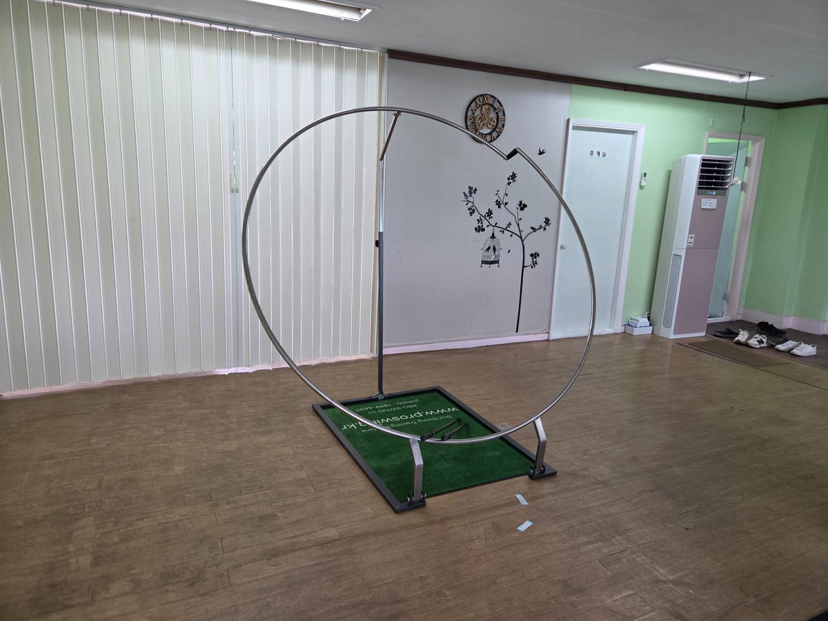 Proswing_Inc's tweet image. [ #스윙플레인2.0 ] 올바른 궤도와 자세에서 프로샷이 나옵니다.

제품문의:1899-6637
proswing.kr
#골프연습머신 전문제조 프로스윙

#골프헤드업 #골프궤도스윙기 #골프연습장비 #골프자세연습도구 #드라이버스윙연습기 #아이언스윙연습기