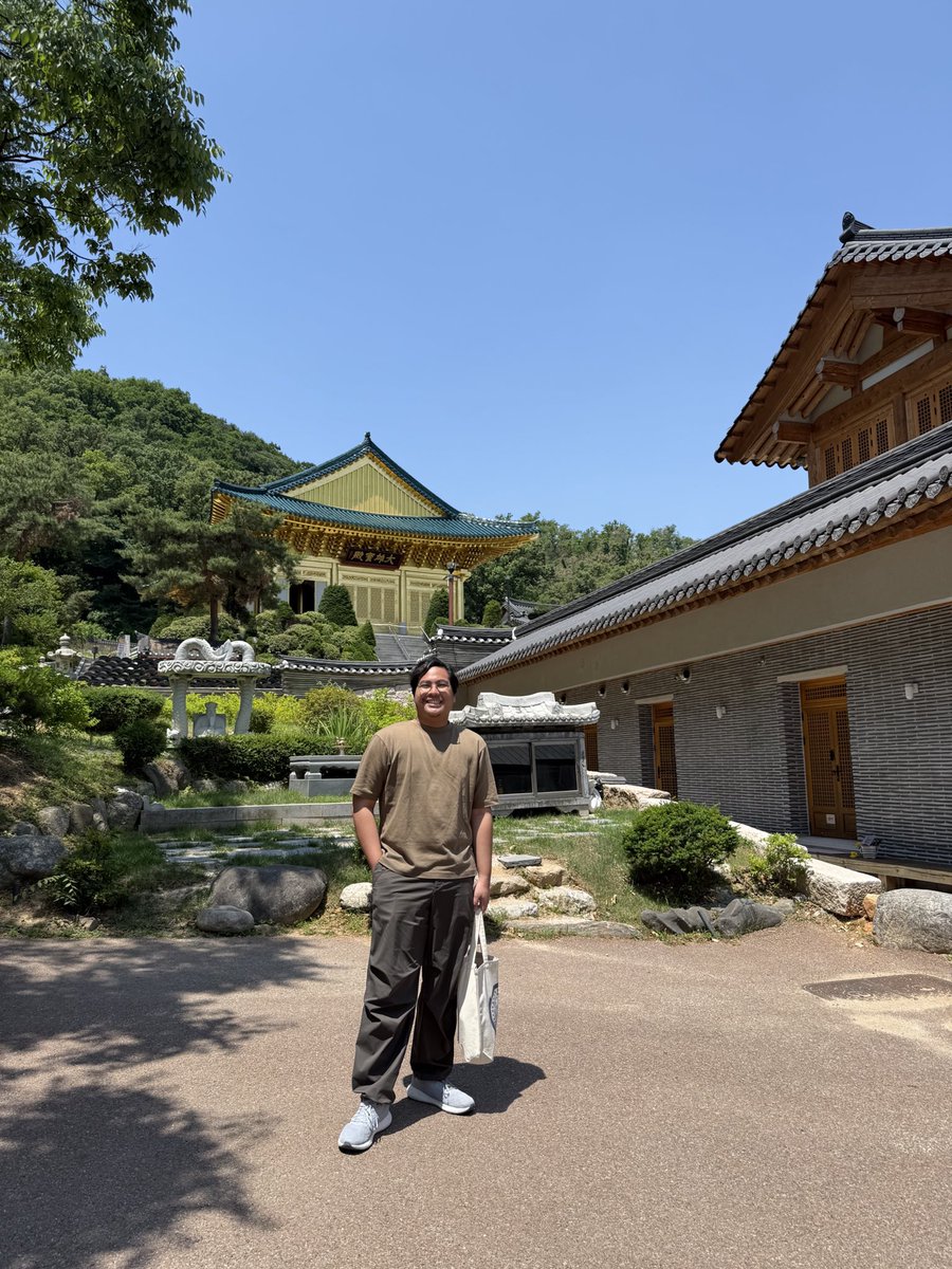 TheElevatedYin's tweet photo. Suguksa Temple (수국사 / 守國寺), Seoul 🇰🇷
It’s G O L D E N 

#Seoul #korea https://t.co/hK5ntEXc7S