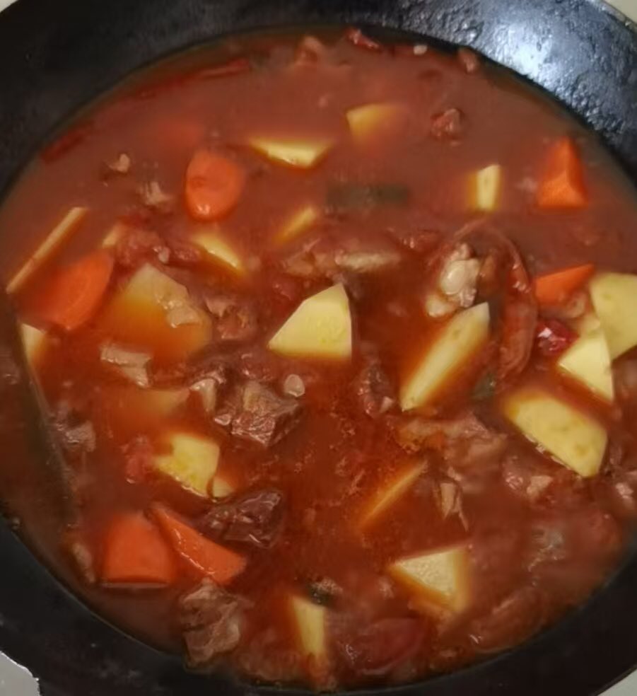 自从有了小狗，再也不用担心锅烧干了，毕竟是真。狗工智能看锅呢，可以语音遥控看锅和汇报炖煮进度的那种