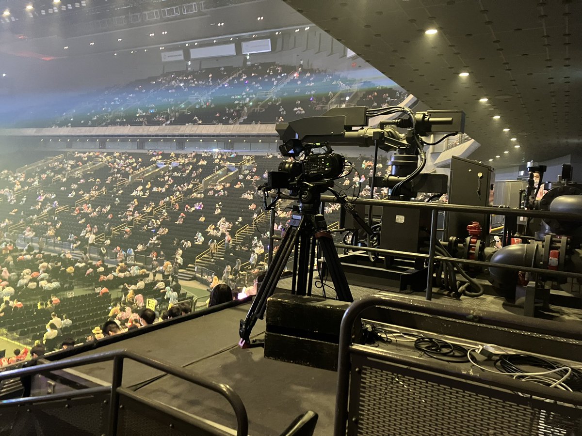prototypeL's tweet photo. 本日早めに会場入り！
2階後方真正面！
カメラめっちゃ近い！
 #超ゲマズ2_day2 https://t.co/lna8PrFz1e