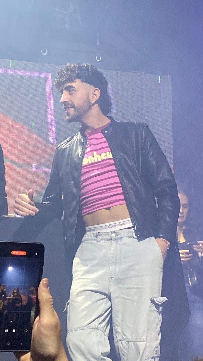 hypergroso's tweet image. ES HERMOSO