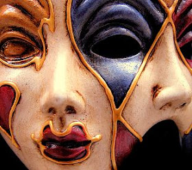 चेहरे नकाब में नहीं थे, नीयतें लिबास 
                   ओढ़े हुई थी!