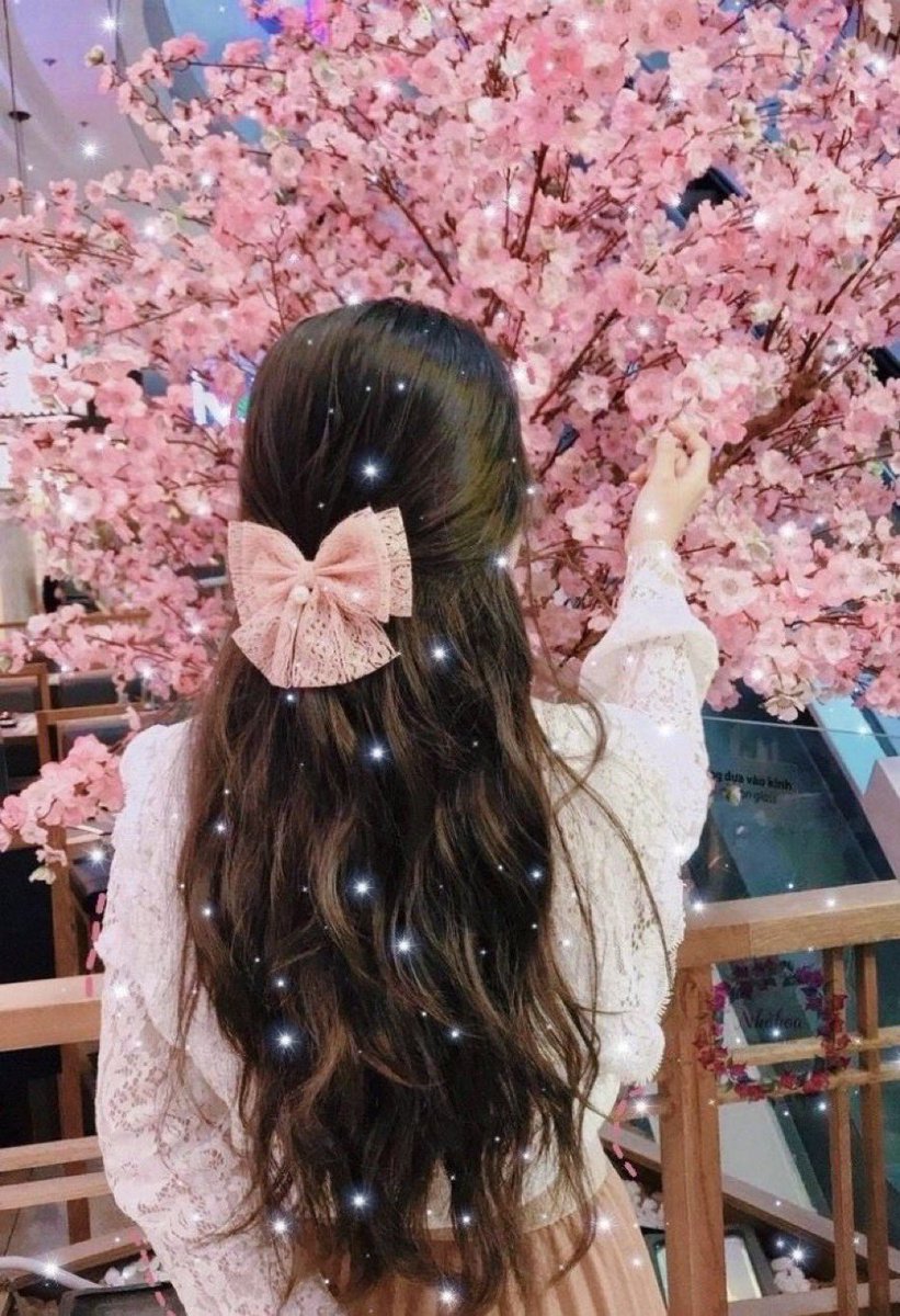 ابدأ يومك بيقين أن كل تأخير فيه حكمة، وكل عثرة فيها لطف، وكل انتظار يحمل لك خيرًا لم تتخيله
اللهم افتح لنا أبواب رحمتك، وبارك لنا في هذا الصباح، وارضَ عنّا رضا لا يُزول .!🩷

#صباح_الخير