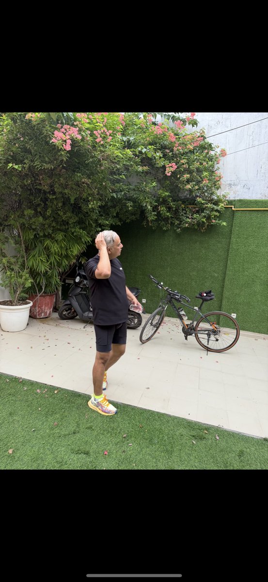 sudhir182's tweet image. Cycle in rains