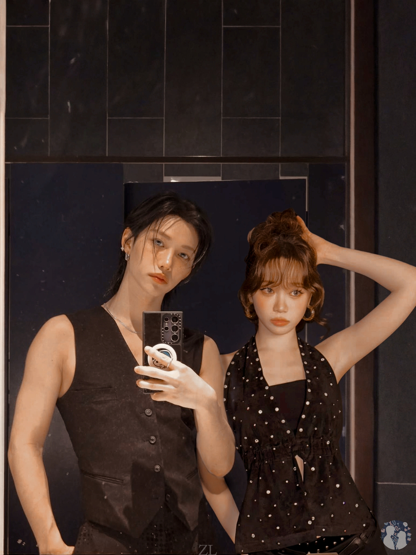 bxg! chaelix mirror selca before the show