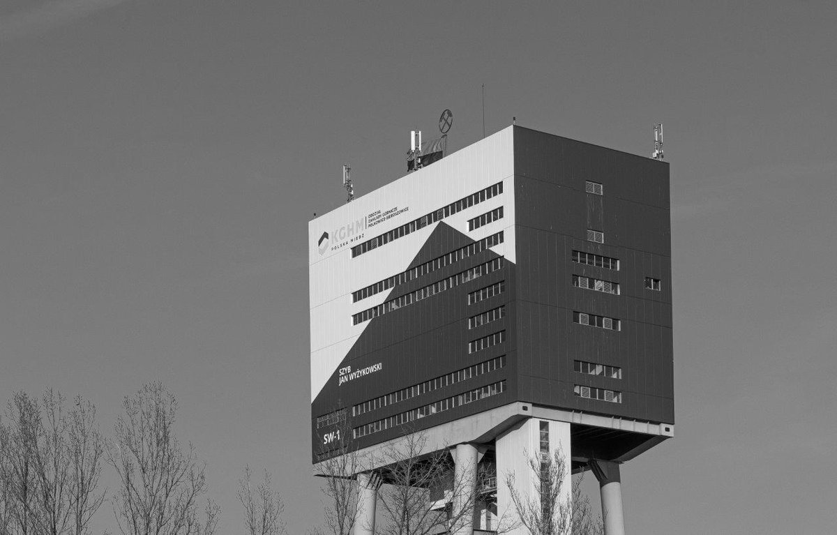KGHM_SA's tweet image. Wypadek śmiertelny w Zakładach Górniczych Polkowice-Sieroszowice.

5 lipca br. po godzinie 21:10 w Zakładach Górniczych Polkowice-Sieroszowice, w rejonie GG-3 nastąpiło oberwanie mas skalnych w czyszczonym zbiorniku retencyjnym. W rejonie zagrożenia znalazło się trzech…